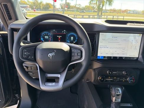 New 2025 Ford Bronco 4-Door image 19