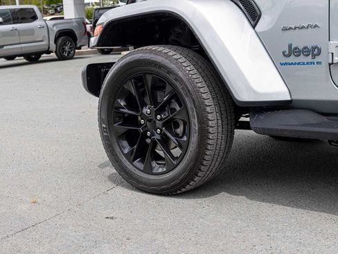Used 2023 Jeep Wrangler Unlimited Sahara w/ Cold Weather Group AWD/4WD image 9