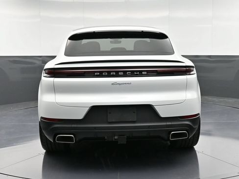 Certified 2025 Porsche Cayenne Coupe AWD/4WD image 7