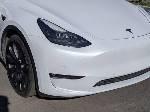Used 2022 Tesla Model Y Performance image 12