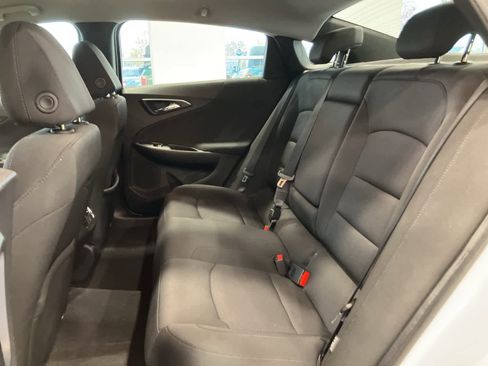 Used 2018 Chevrolet Malibu LT image 24