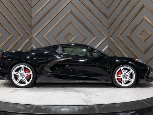 Used 2021 Chevrolet Corvette Stingray Premium Conv w/ Z51 Performance Package image 4