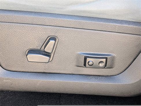 Used 2019 RAM 1500 Big Horn image 18