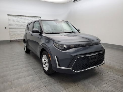 Used 2025 Kia Soul LX image 13
