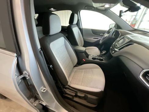 Used 2022 Chevrolet Equinox LT image 24