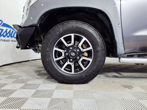 Used 2018 Toyota Tundra SR5 image 8