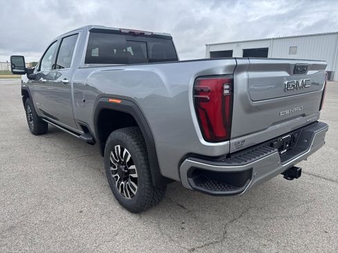 New 2026 GMC Sierra 2500 Denali Ultimate AWD/4WD image 3