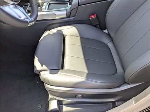 Used 2025 Mercedes-Benz GLB 250 GLB 250 image 4