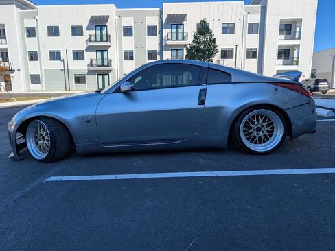 Used 2006 Nissan 350Z Enthusiast w/ (N93) Cargo Convenience Pkg image 6