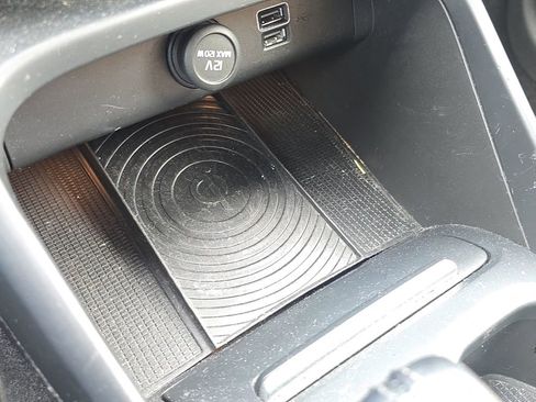 Used 2019 Volvo XC40 T5 Momentum image 27