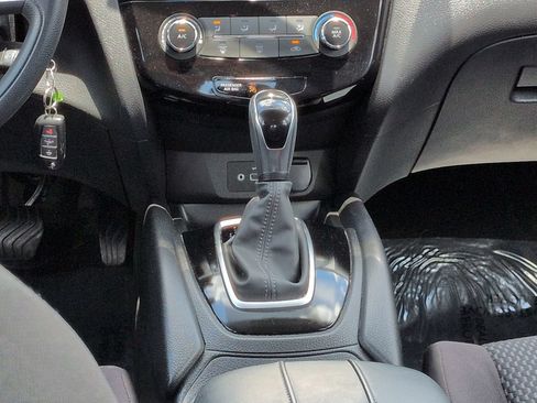 Used 2019 Nissan Rogue Sport S w/ Appearance Package FWD image 19