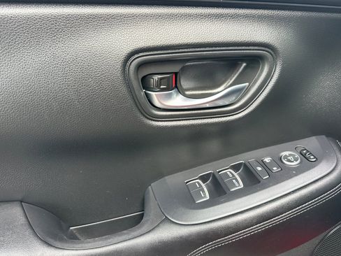 Used 2025 Honda HR-V EX-L image 10