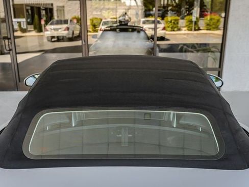 Used 2014 Jaguar F-TYPE Convertible image 17