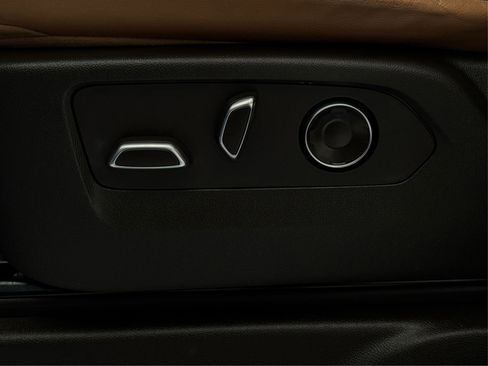 Used 2021 Cadillac Escalade Sport w/ Driver Assist Tech Package image 32