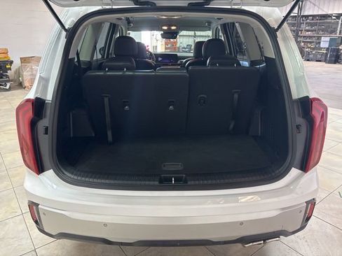 Used 2024 Kia Telluride S FWD image 6