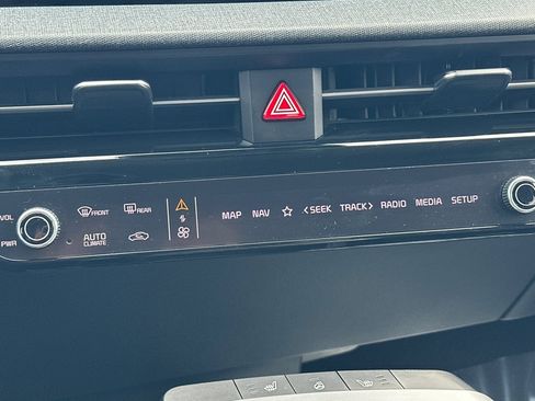 Used 2024 Kia EV6 Light image 23