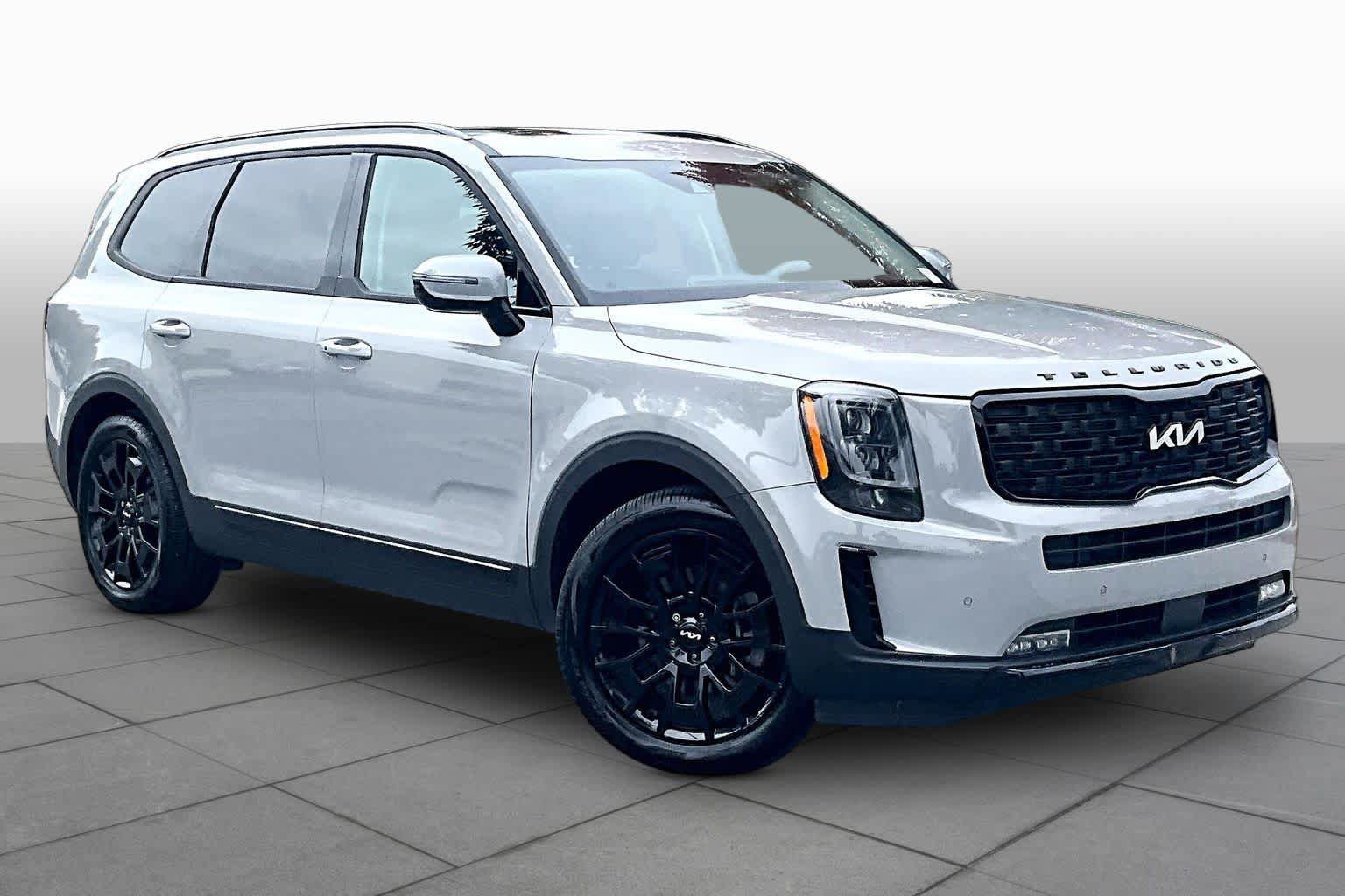 Used 2022 Kia Telluride SX w/ SX Prestige Package AWD/4WD image 3