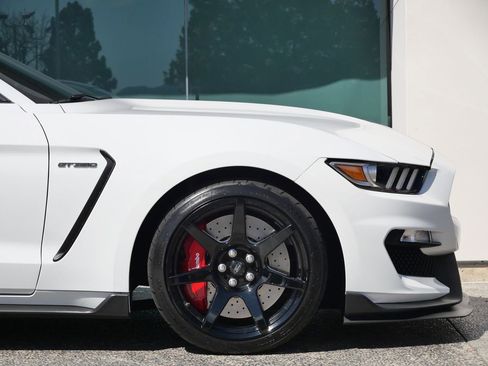 Used 2018 Ford Mustang Shelby GT350R w/ GT350R Equipment Group 920A image 11