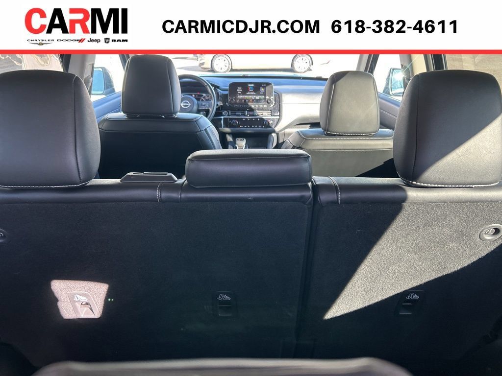 Used 2023 Nissan Pathfinder SL AWD/4WD image 36