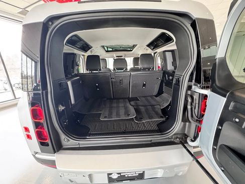 Used 2023 Land Rover Defender 110 S image 18