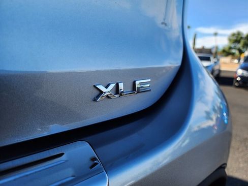 Used 2022 Toyota Highlander XLE image 11