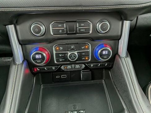 Used 2023 GMC Yukon SLT image 23