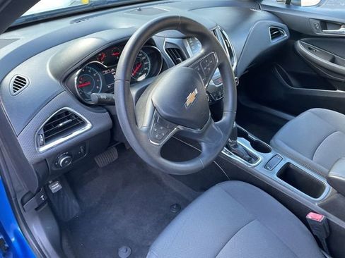Used 2018 Chevrolet Cruze LT w/ Convenience Package image 9