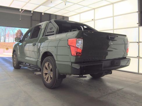 Used 2024 Nissan Titan SV w/ SV Bronze Edition Package image 4