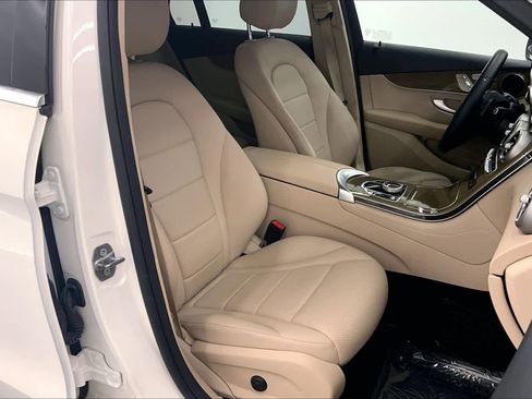 Used 2019 Mercedes-Benz GLC 300 image 7