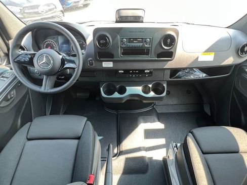 New 2025 Mercedes-Benz Sprinter 2500 image 4