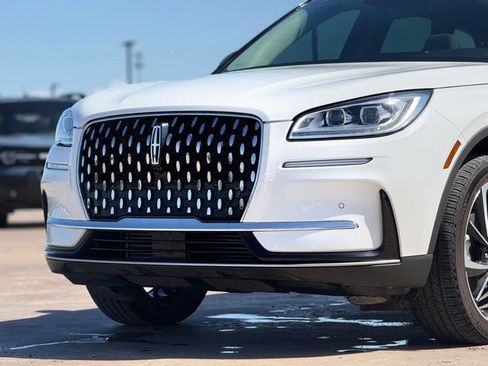 Used 2025 Lincoln Corsair Reserve FWD image 7