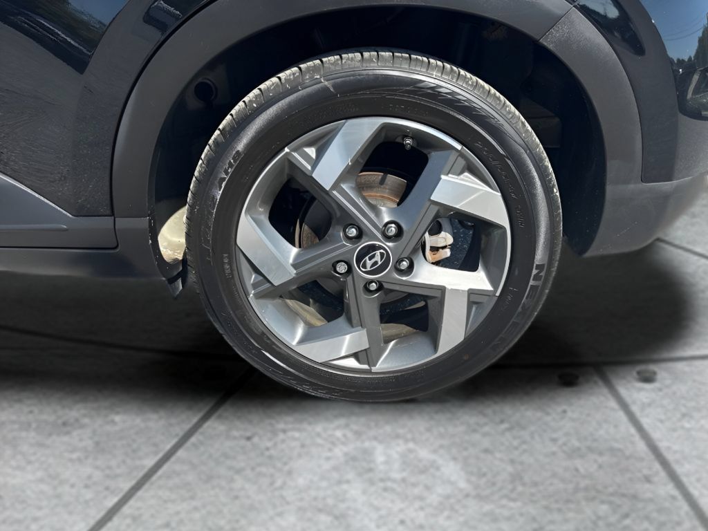 Used 2024 Hyundai Venue SEL FWD image 24