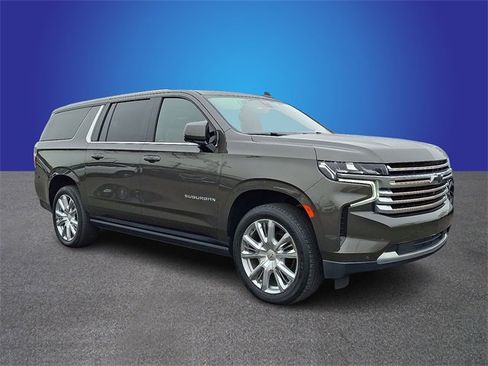 Used 2021 Chevrolet Suburban High Country w/ Premium Package image 3