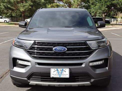 Used 2021 Ford Explorer XLT w/ Equipment Group 202A AWD/4WD image 11