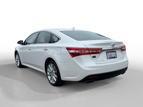 Used 2015 Toyota Avalon Limited image 3