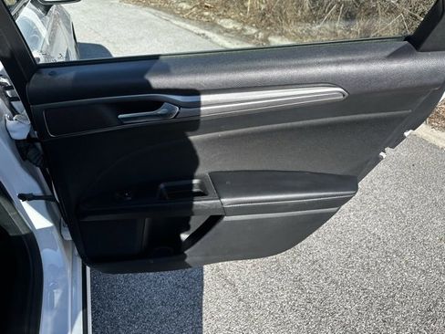 Used 2018 Ford Fusion SE image 21