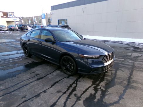Used 2025 Honda Accord SE image 7