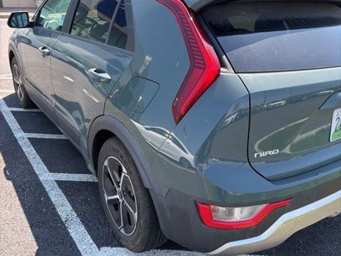 Used 2023 Kia Niro EX FWD image 11