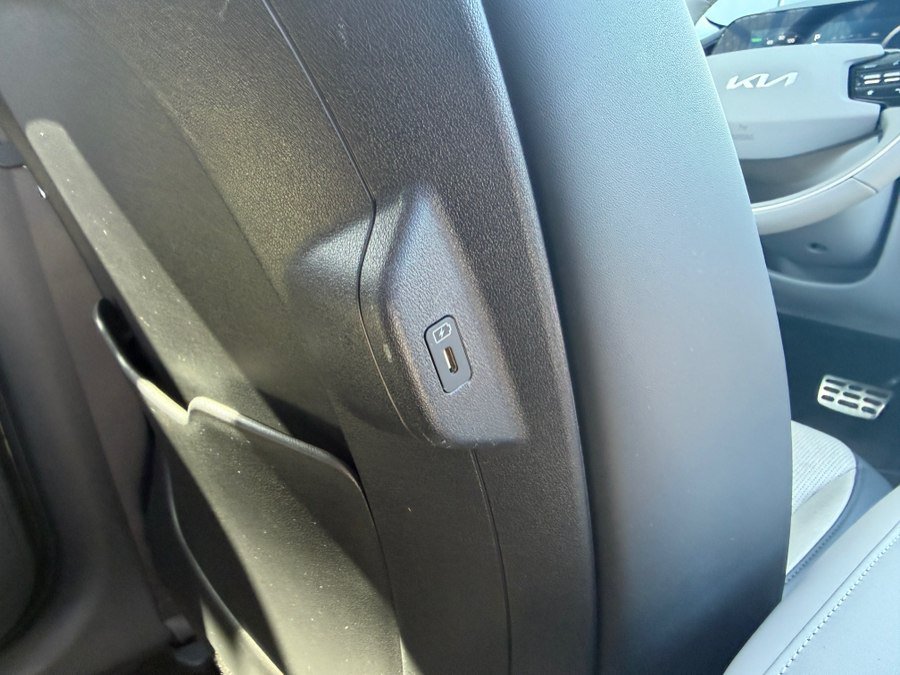 Used 2024 Kia Niro Wave FWD image 43