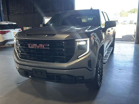 Used 2024 GMC Sierra 1500 Elevation w/ X31 Off-Road Package AWD/4WD image 5