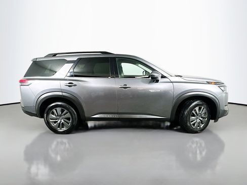 Used 2024 Nissan Pathfinder SV FWD image 8