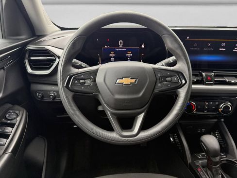 Used 2025 Chevrolet TrailBlazer LT image 12