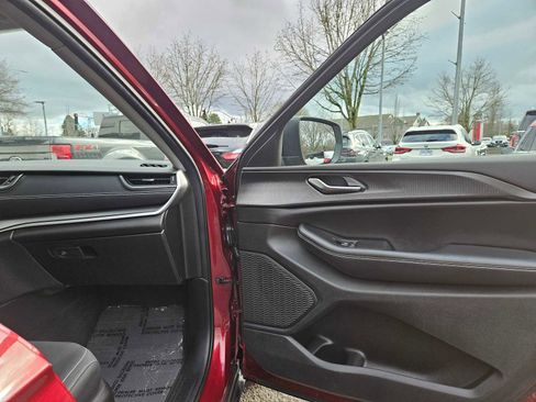 Used 2023 Jeep Grand Cherokee L Laredo image 10