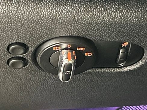 Used 2016 MINI Cooper 4-Door Hardtop image 14