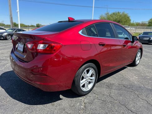 Used 2017 Chevrolet Cruze LT FWD image 5
