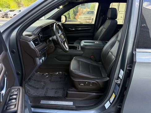 Used 2021 GMC Yukon XL Denali w/ Denali Premium Package AWD/4WD image 19