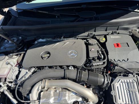 New 2025 Mercedes-Benz GLB 250 4MATIC image 24