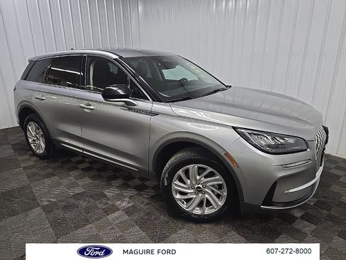 Used 2023 Lincoln Corsair AWD image 9