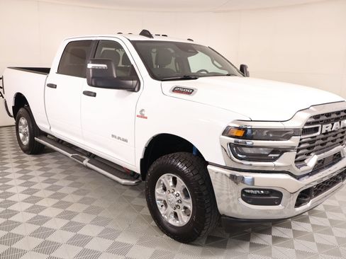 Used 2025 RAM 2500 Big Horn AWD/4WD image 1