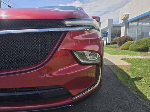 Used 2023 Buick Enclave Essence w/ Experience Buick Package image 10